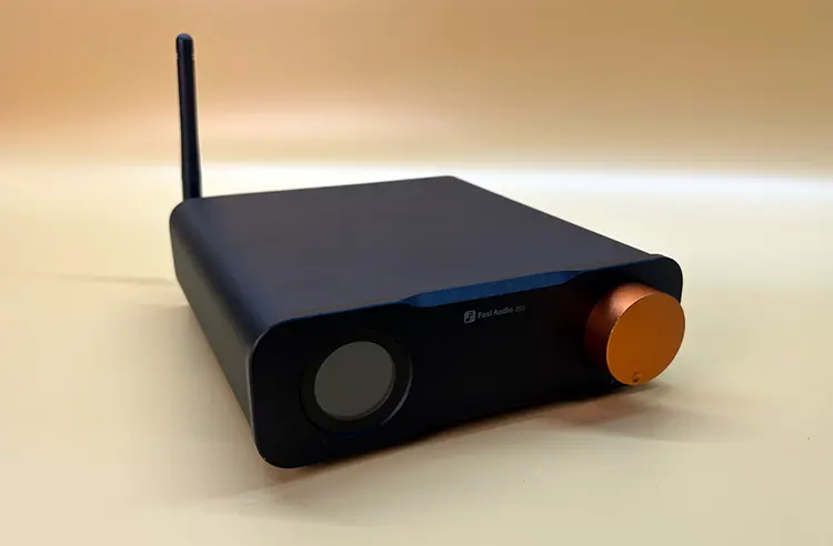 Fosi Audio ZD3 face forward at an angle