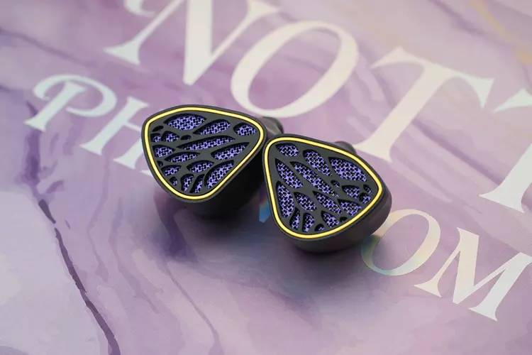 Kinera NOTT Phantom shells on its box