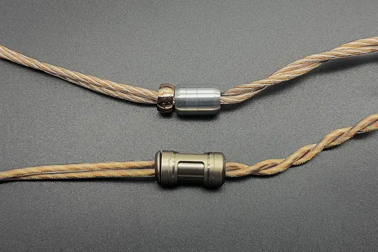 PLUSSOUND Hybrid XL cable beside Effect Audio Fusion 1 2025 cable