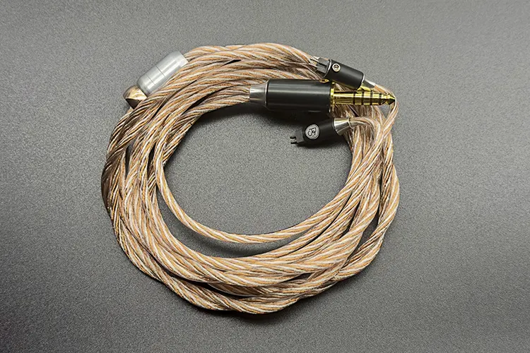 PLUSSOUND Hybrid XL cable rolled up