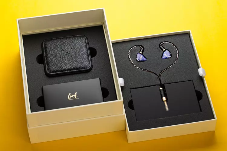 QoA Martini IEM unboxing