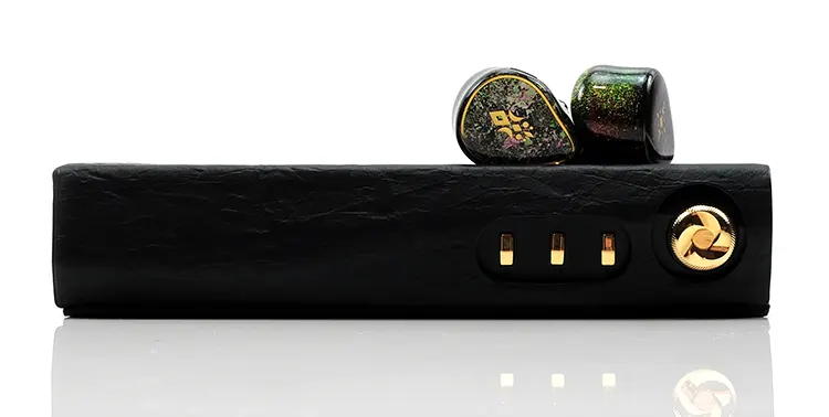 Rossi&Wing Lua Synchronicity shells on top of Cayin N6iii DAP