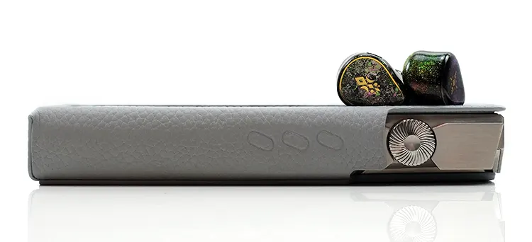 Rossi&Wing Lua Synchronicity shells on top of iBasso DX340 DAP