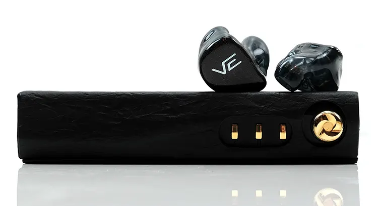 Vision Ears PURE shells on top of the Cayin N6iii DAP