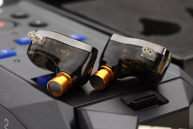 FiiO JH13 shells on their side