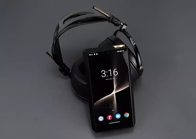 FiiO M27 beside Audeze LCD-4z headphones