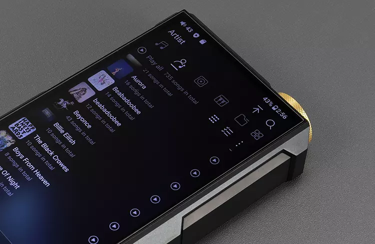 FiiO M27 top half with screen turned on