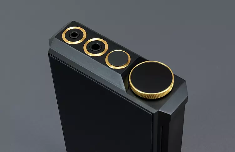 FiiO M27 top panel with volume dial and headphone jacks