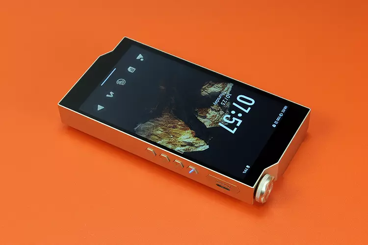 HiBy RS8 II DAP pointing down with screen turned on