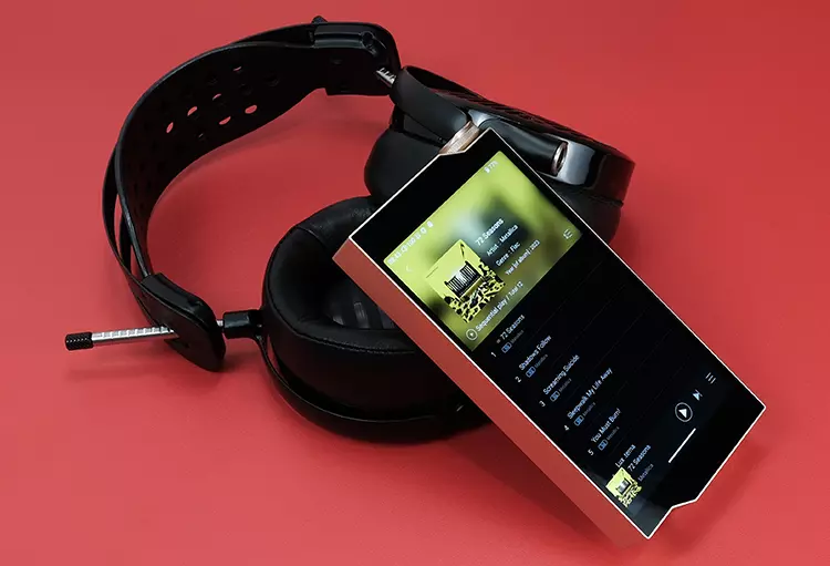 HiBy RS8 II DAP with Audeze LCD-5 headphones on top