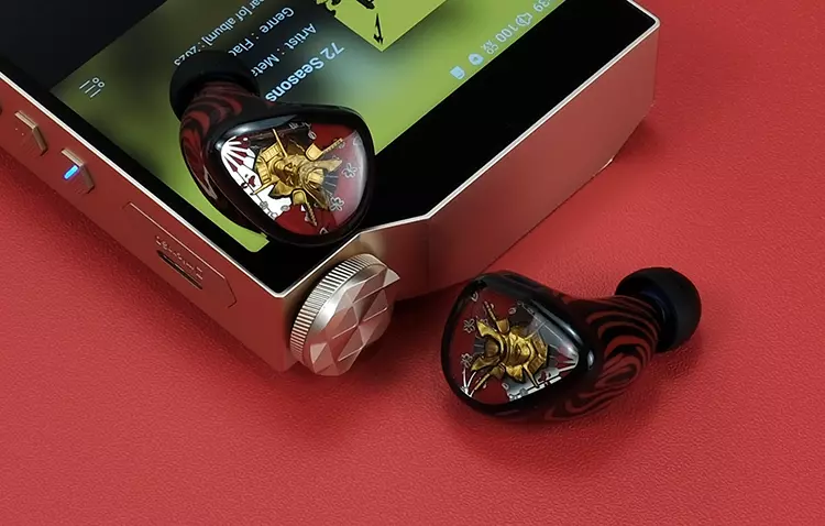 HiBy RS8 II with Noble Audio Shogun IEMs beside it