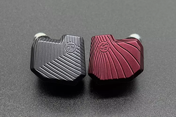 PLUSSOUND VOLTA SE shell beside SONORA SE shell