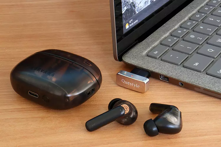 Questyle QCC Basic edition dongle connected to laptop