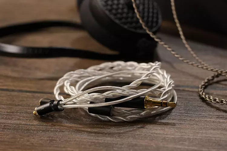 Zaylli LYRÖ silver cable