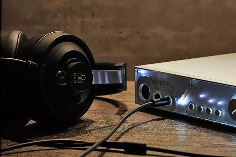 final DX3000 CL connected to D and A Alpha Pro amplifier