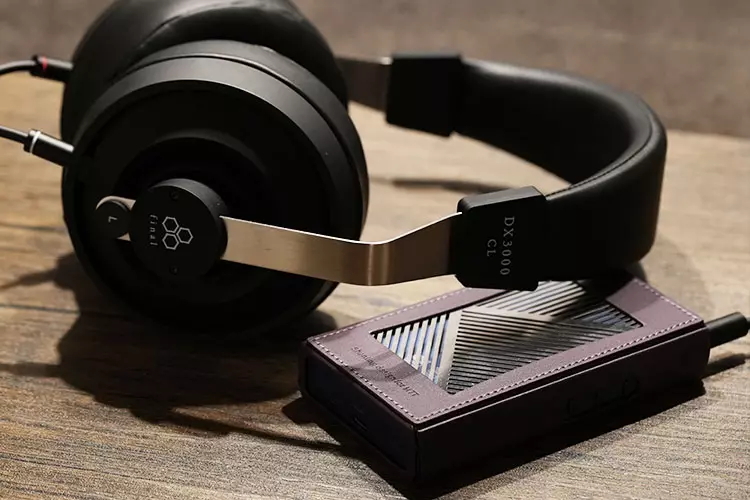 final DX3000 CL on top of Shanling M7T DAP