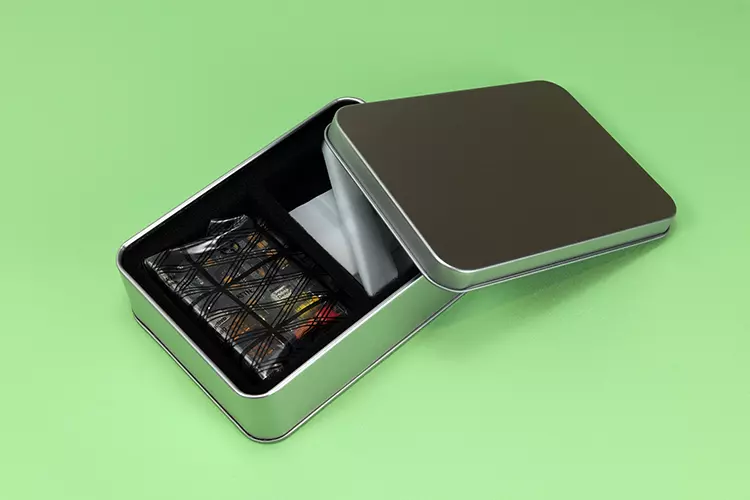 iBasso AMP17 metal box