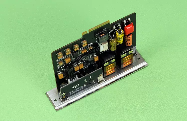 iBasso AMP17 standing upright