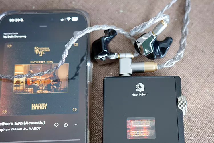 EarMen L-Amp MK2 paired with Campfire Audio Supermoon IEMs