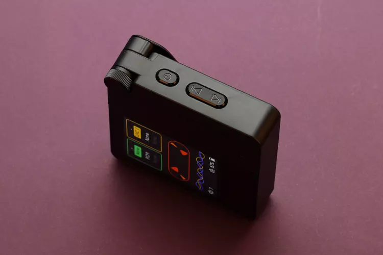 HiBy W4 side panel volume controls