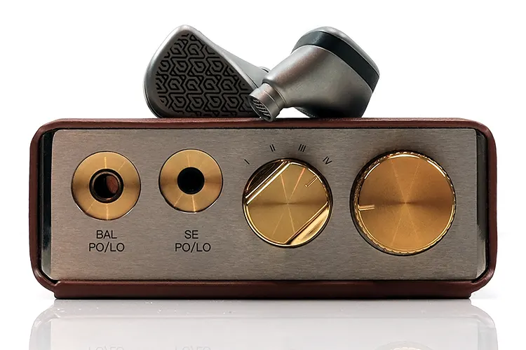 PMG Audio Apx ME on top of a iBasso DX320 MAX Ti DAP