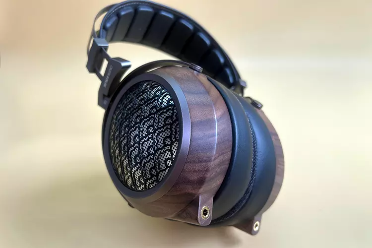 Sendy Audio Egret ear pad closeup