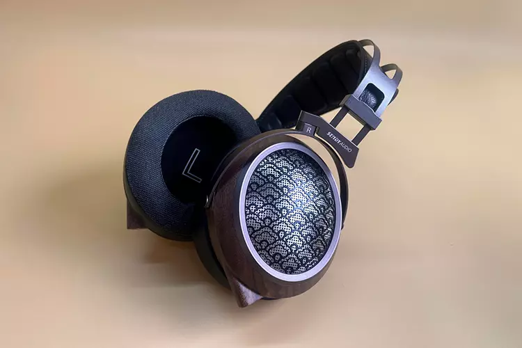 Sendy Audio Egret headphones at an angle