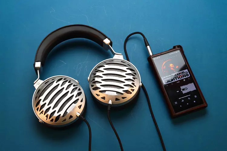 TANGZU OX Demon King connected to FiiO M15S