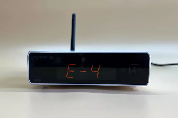 Topping E50 II front panel turned on