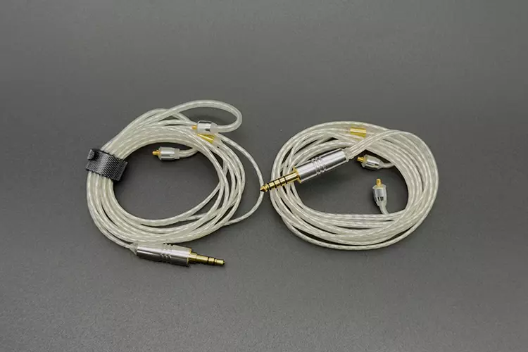 Campfire Audio Iris two stock cables