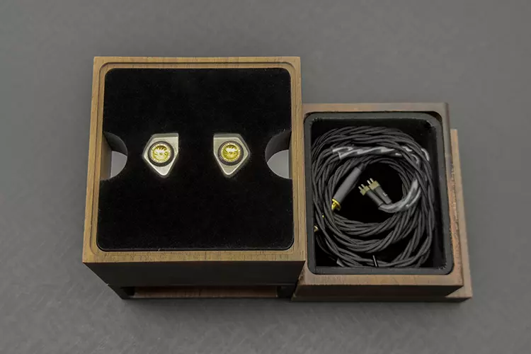 Faith Audio Labs E1000 open box