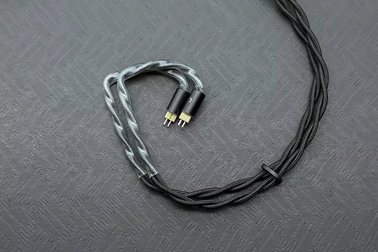 Faith Audio Labs E1000 stock cable