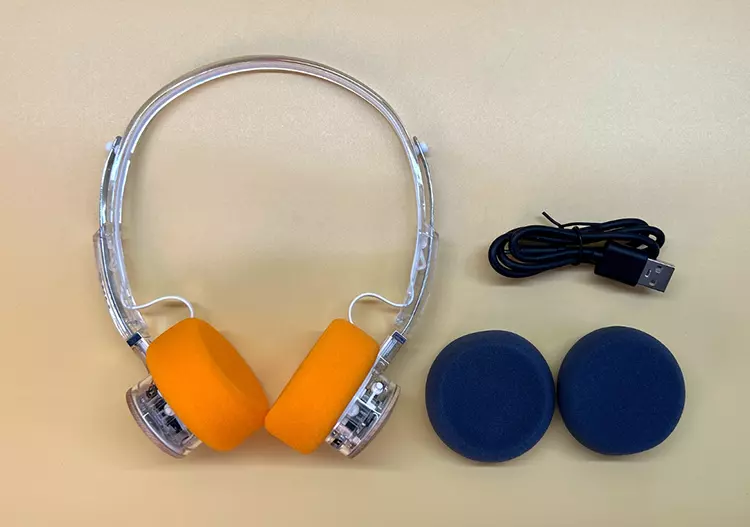 FiiO EH11 with spare pads and cable