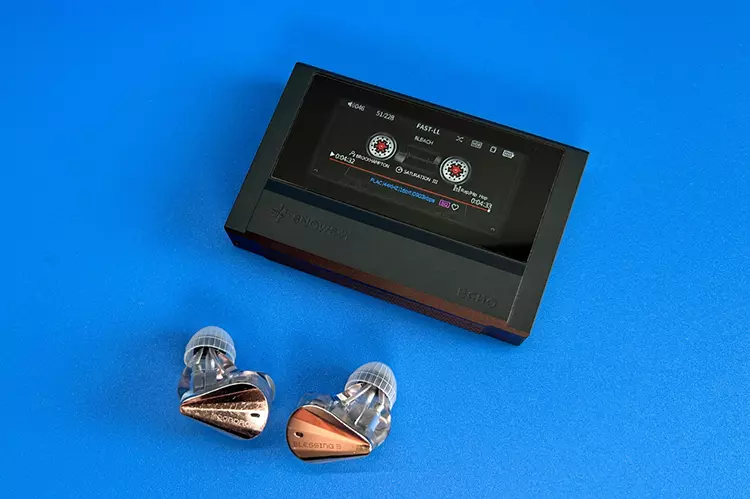 FiiO SNOWSKY ECHO with MOONDROP Blessing 3 IEMs