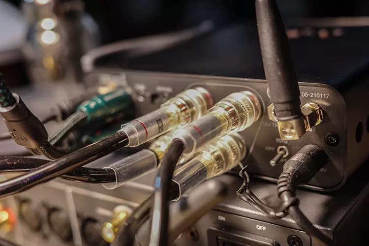 Fosi Audio BT20A MAX rear panel cables connected