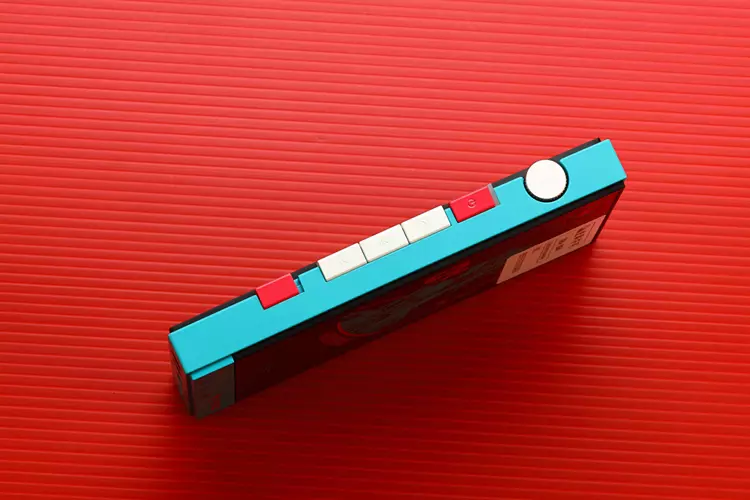 HiBy Digital M500 x Hatsune Miku 4G Review side panel controls