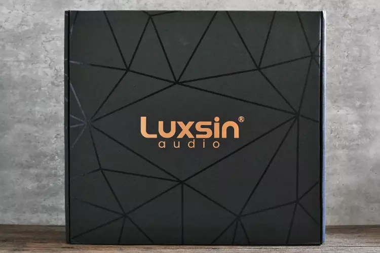 Luxsin X8 box