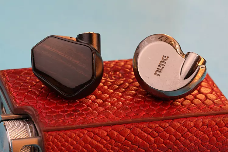 TinHiFi T7 beside DUNU Falcon Ultra Ti IEMs