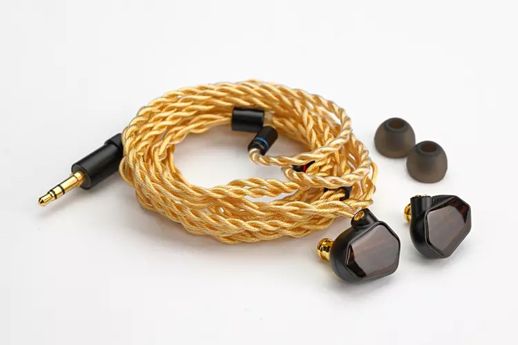 TinHiFi T7 beside stock cable