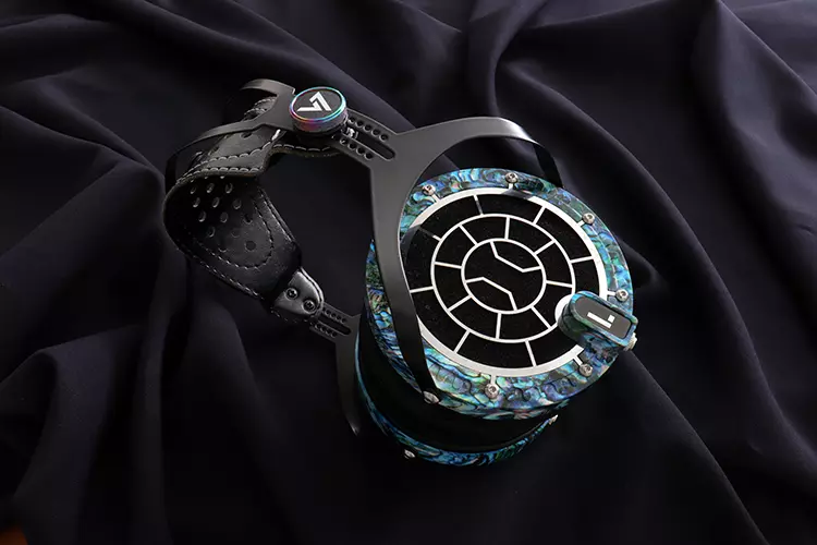 Verum Audio Verum 2 headphones on a silk background