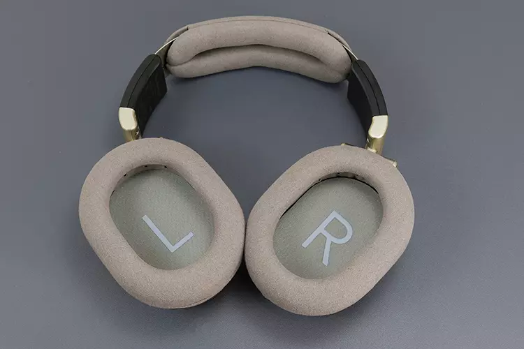 Austrian Audio The Arranger ear pads
