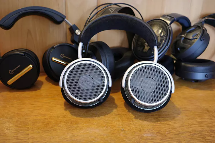 Grell OAE2 in front of other headphones