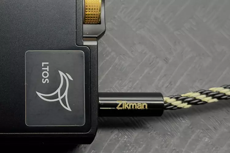 Zikman Arno Elegance plugged into the Lotoo PAW Gold Touch DAP