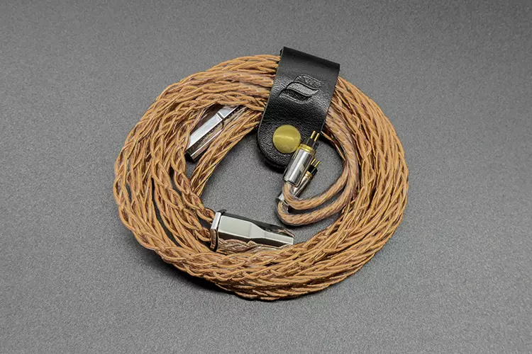 Effect Audio Ares 10 cable rolled up