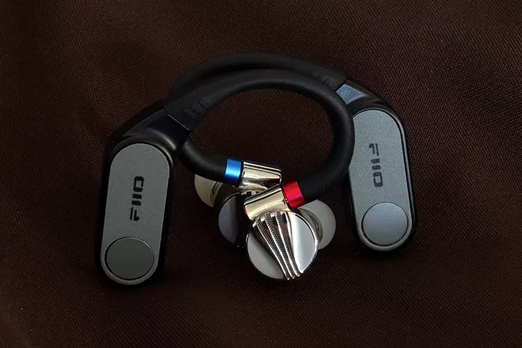FiiO LINK TWS paired with FiiO FD5 IEMs