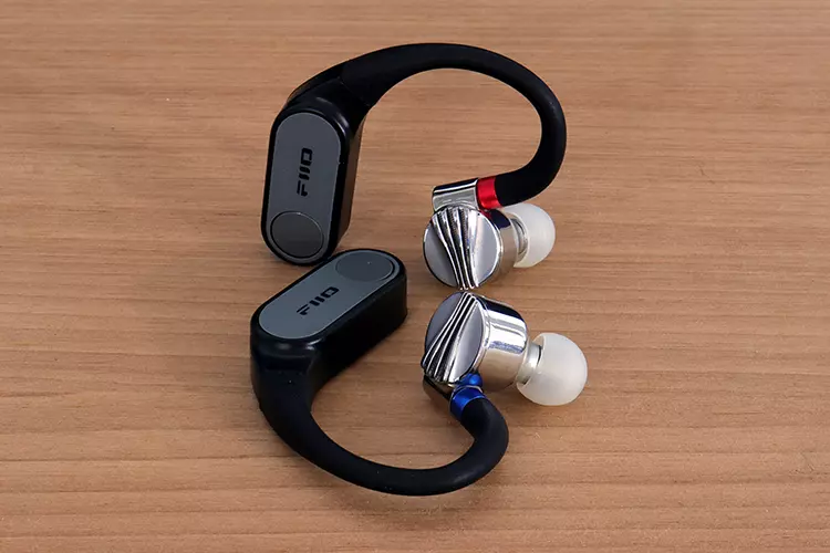 FiiO LINK TWS paired with FiiO FX17 IEMs