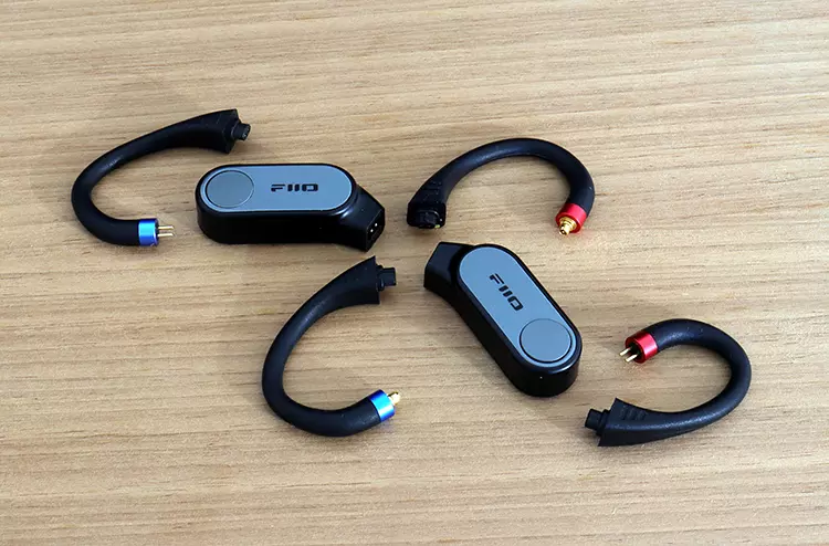 FiiO LINK TWS with two connector type stems