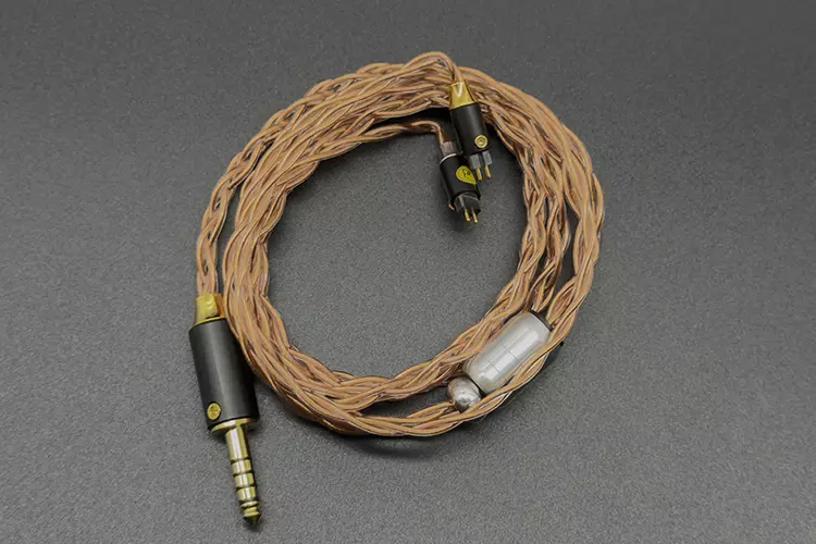 PLUSSOUND Copper Fusion Hybrid rolled up cable