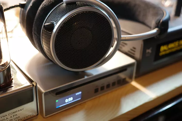 SMSL PL100PRO with Grell Audio OAE2 headphones