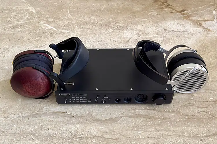Questyle amplifier with 2 headphones